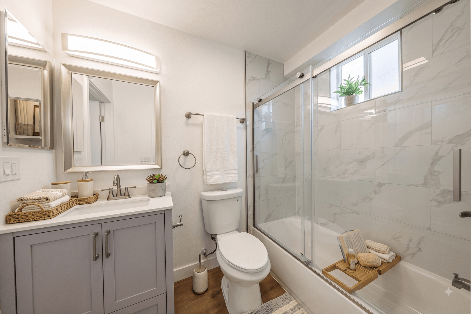 Los Angeles Townhome: 5327 Geer St