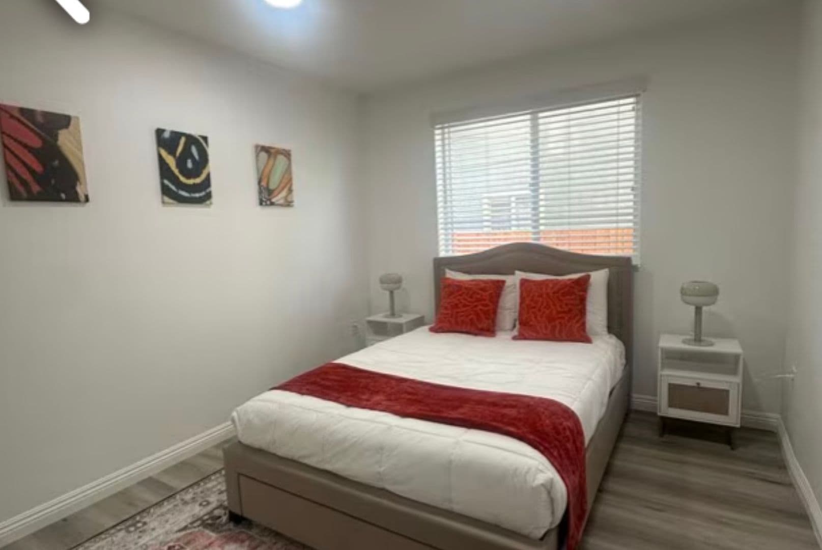 Los Angeles Apartment: 3653 Halldale Ave