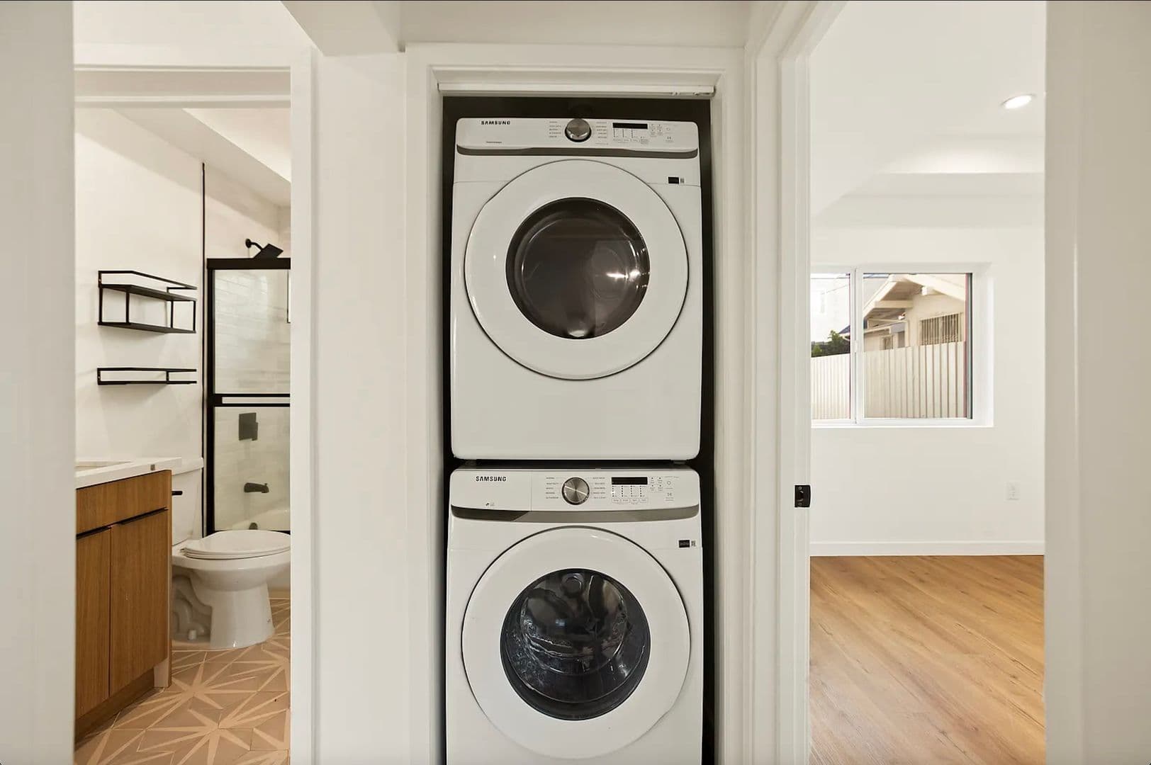Los Angeles Apartment: 926 S Harvard Blvd