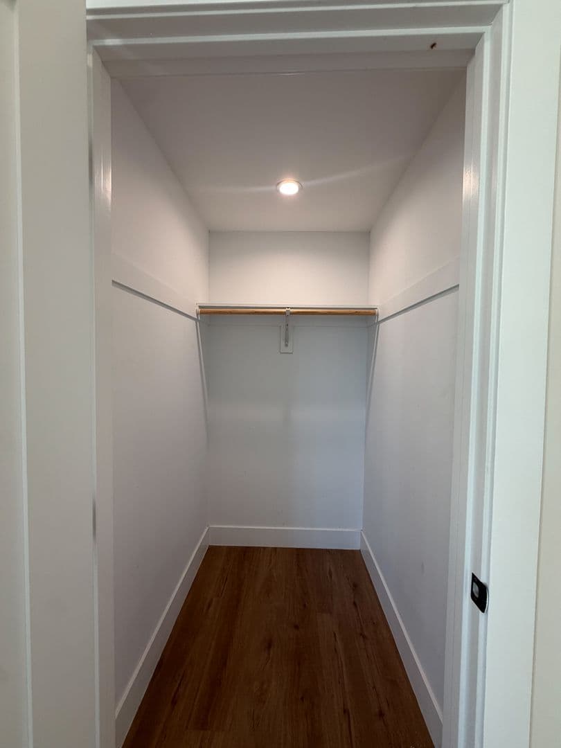 Los Angeles Apartment: 4512 St. Elmo Dr