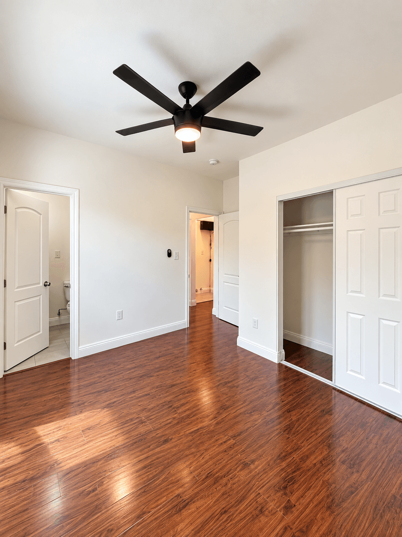 Los Angeles House: 783 E 47th St