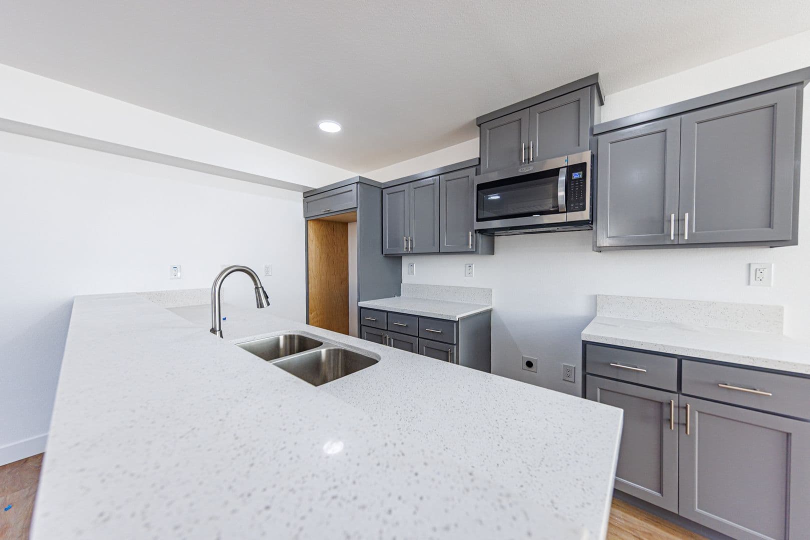 Los Angeles Townhome: 5327 Geer St