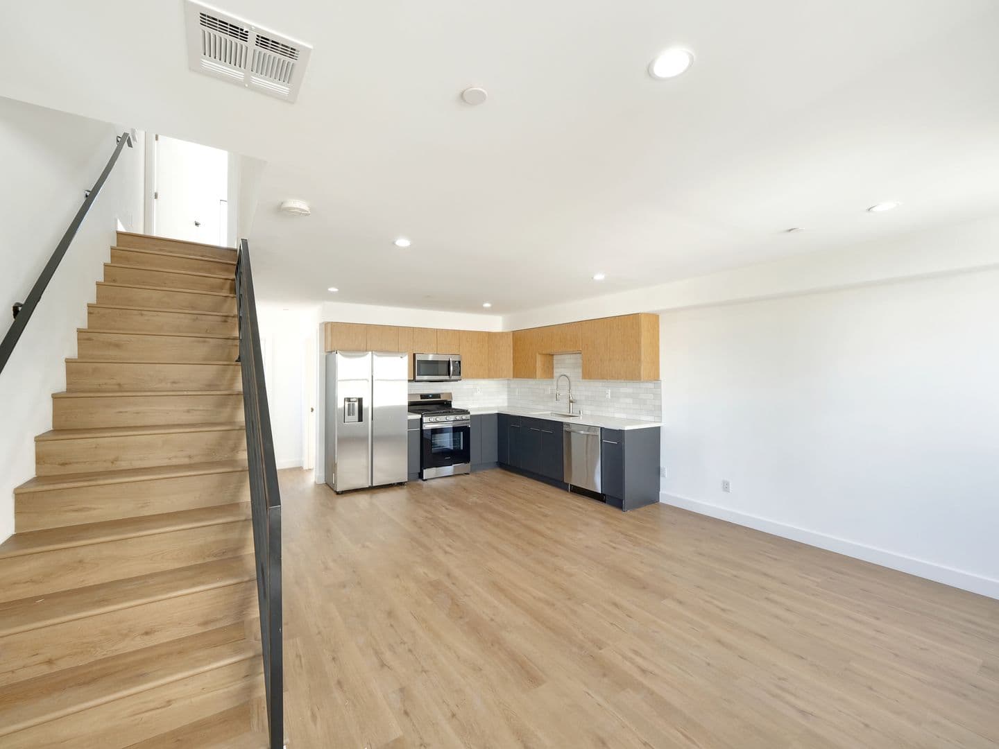 Los Angeles Apartment: 1856 S. Redondo Blvd