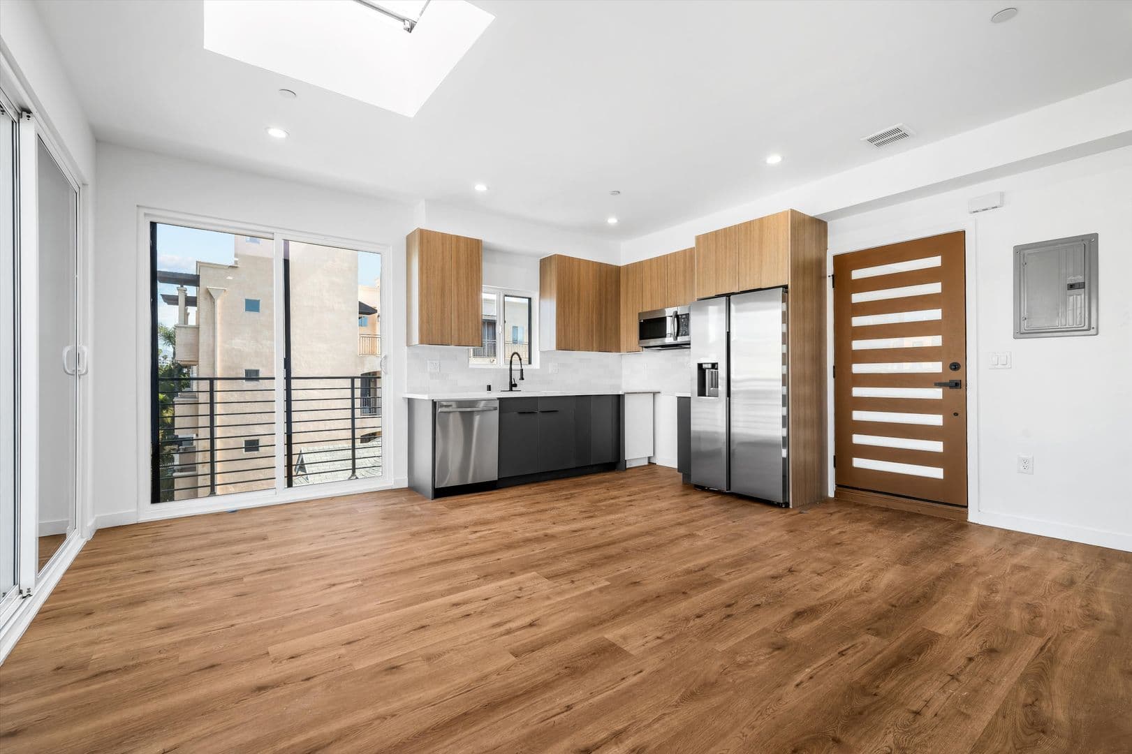 Los Angeles Apartment: 926 S Harvard Blvd