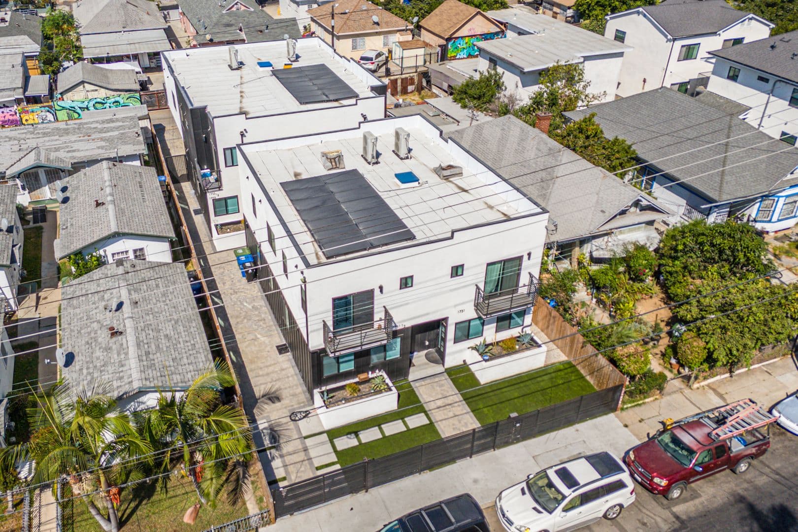 Los Angeles Apartment: 1731 S New Hampshire Ave