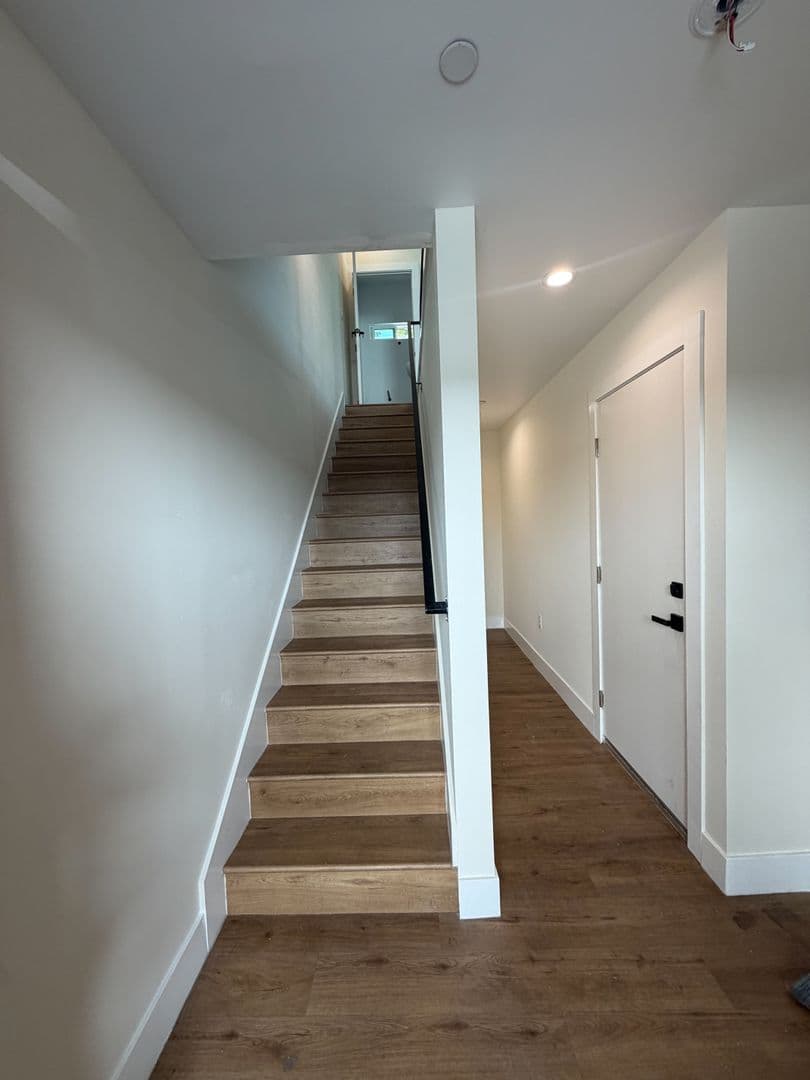 Los Angeles Apartment: 4512 St. Elmo Dr