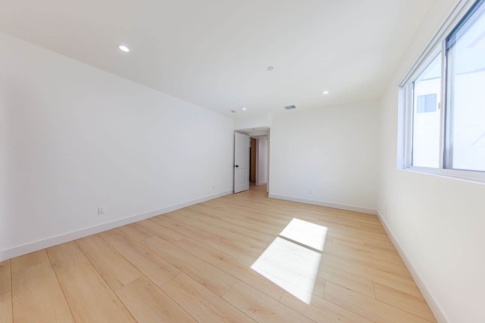 Los Angeles Apartment: 1021 S. Citrus Ave.