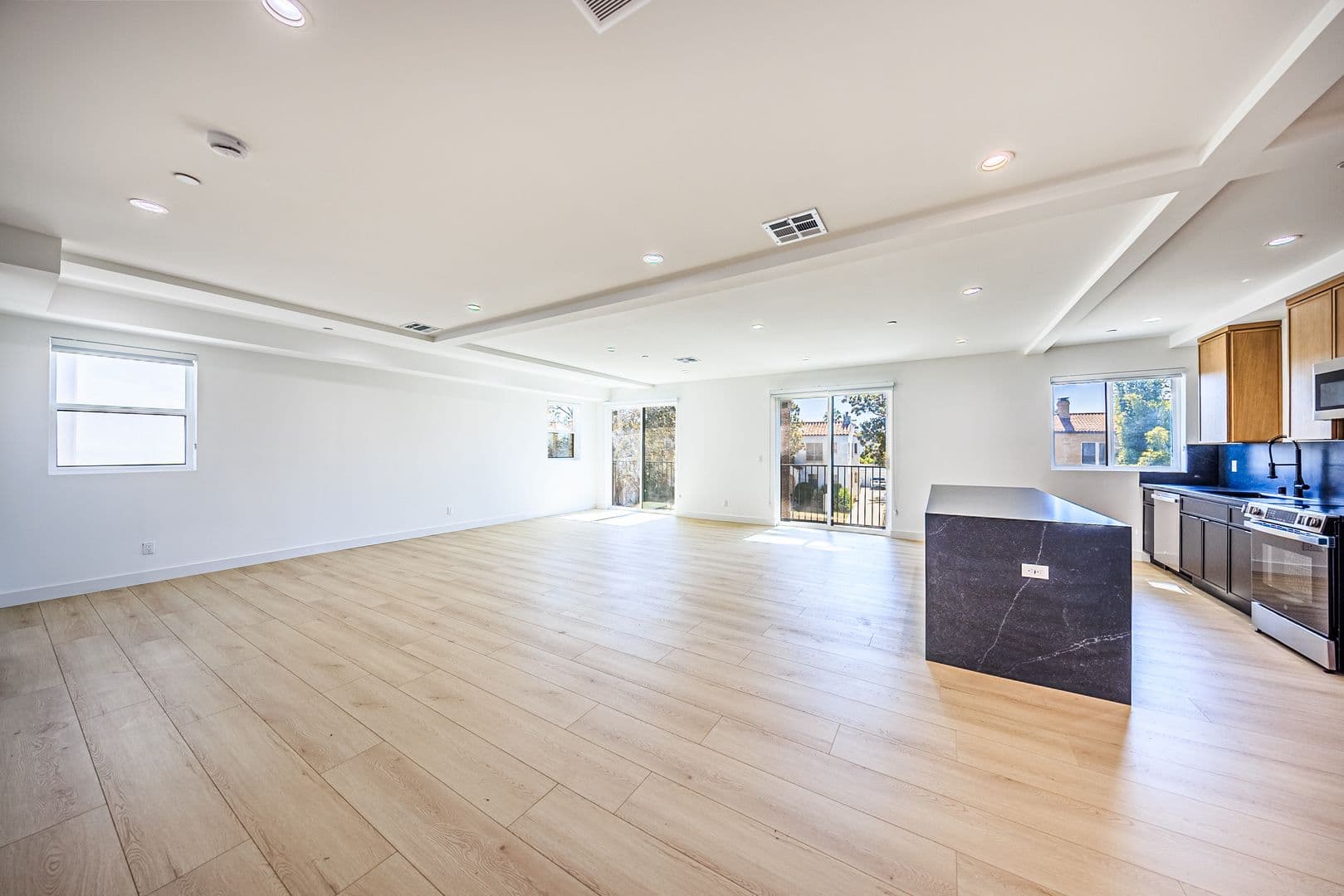 Los Angeles Apartment: 1021 S. Citrus Ave.