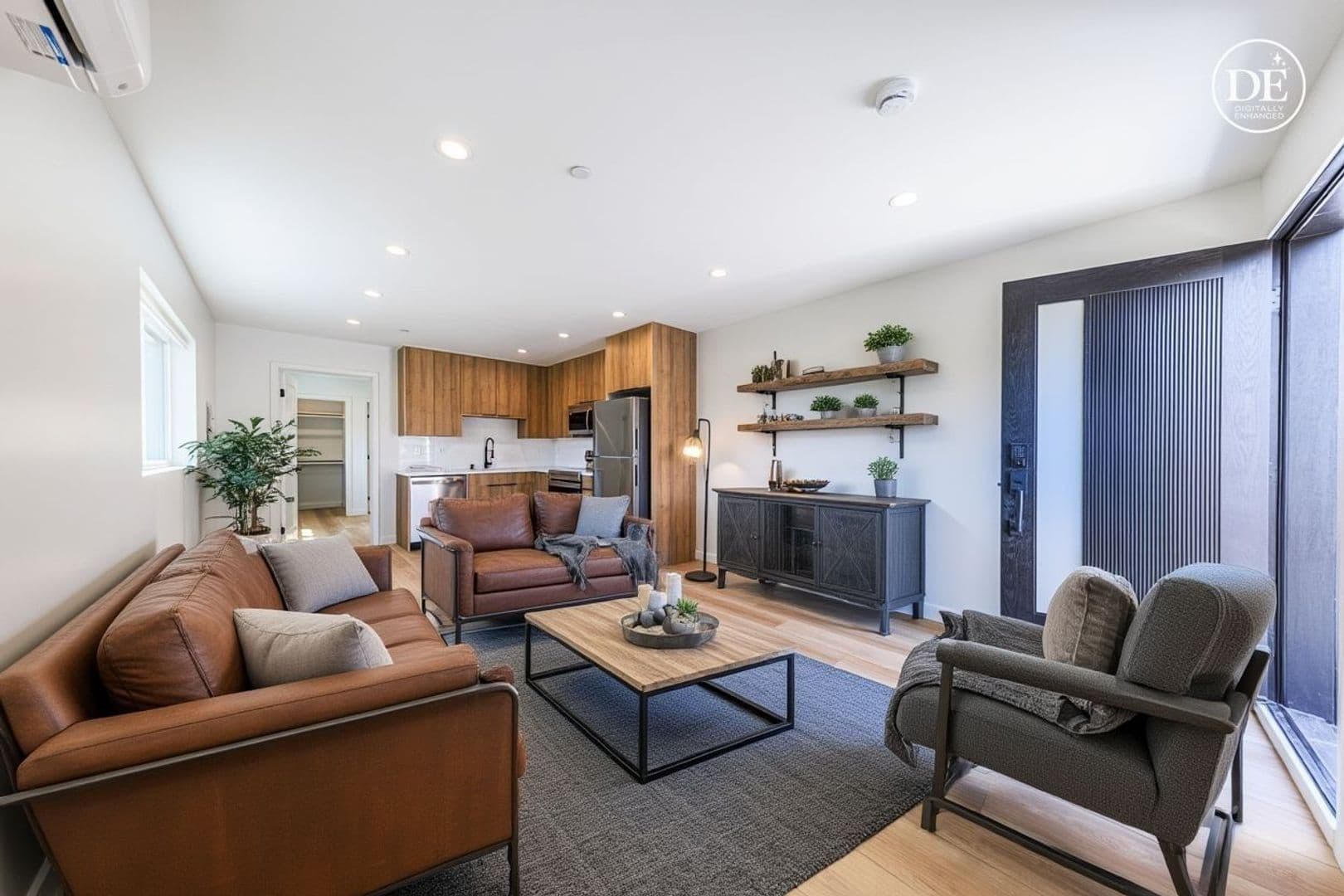 Los Angeles Apartment: 6092 La Prada St