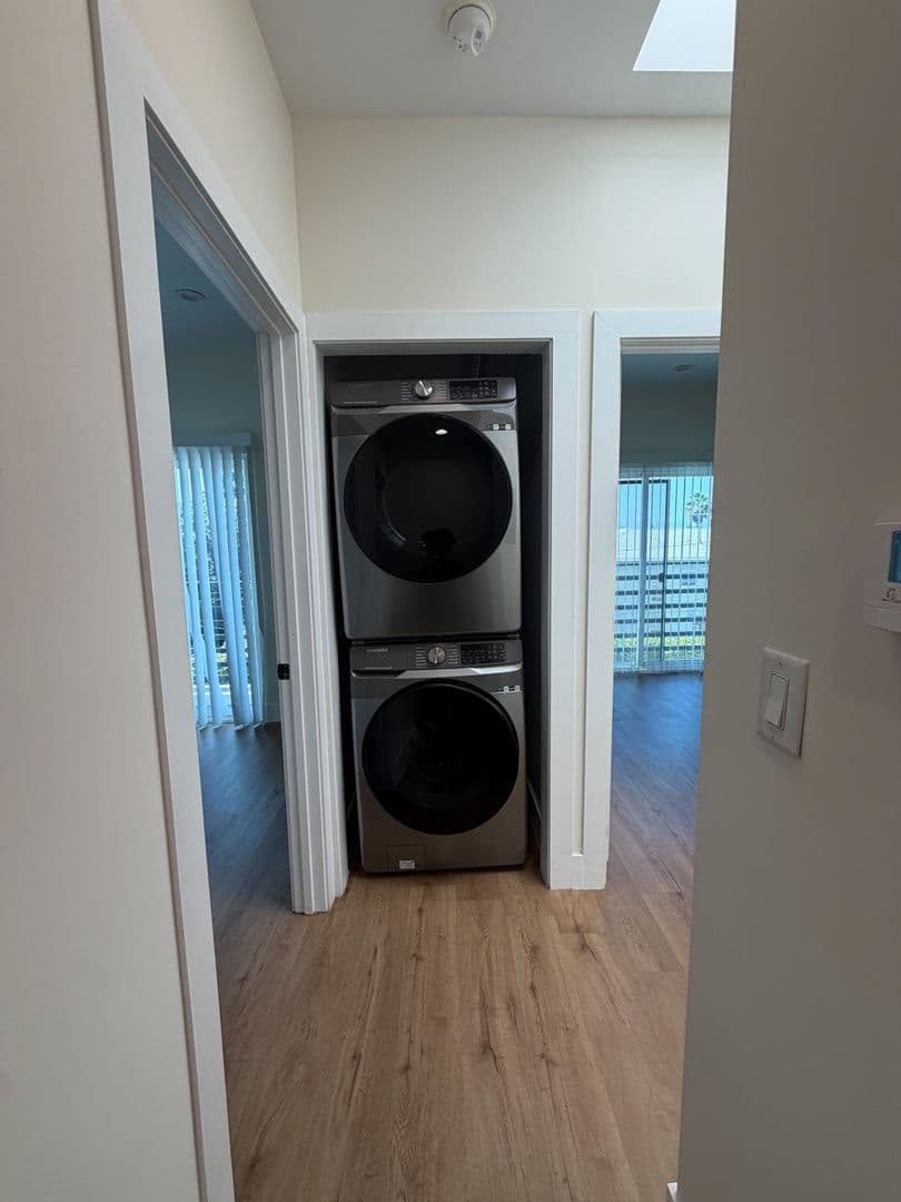 Los Angeles Apartment: 4512 St. Elmo Dr