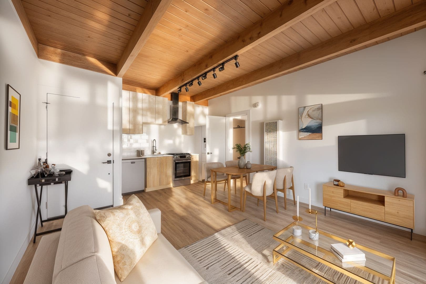 Los Angeles Apartment: 12121 Washington Pl