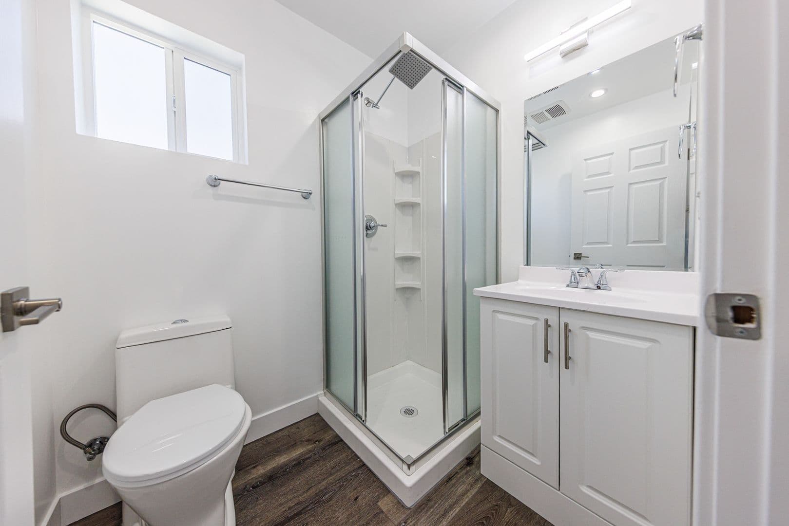 Los Angeles Apartment: 3015 Alsace Ave