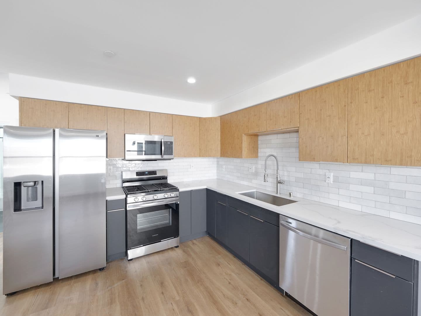 Los Angeles Apartment: 1856 S. Redondo Blvd