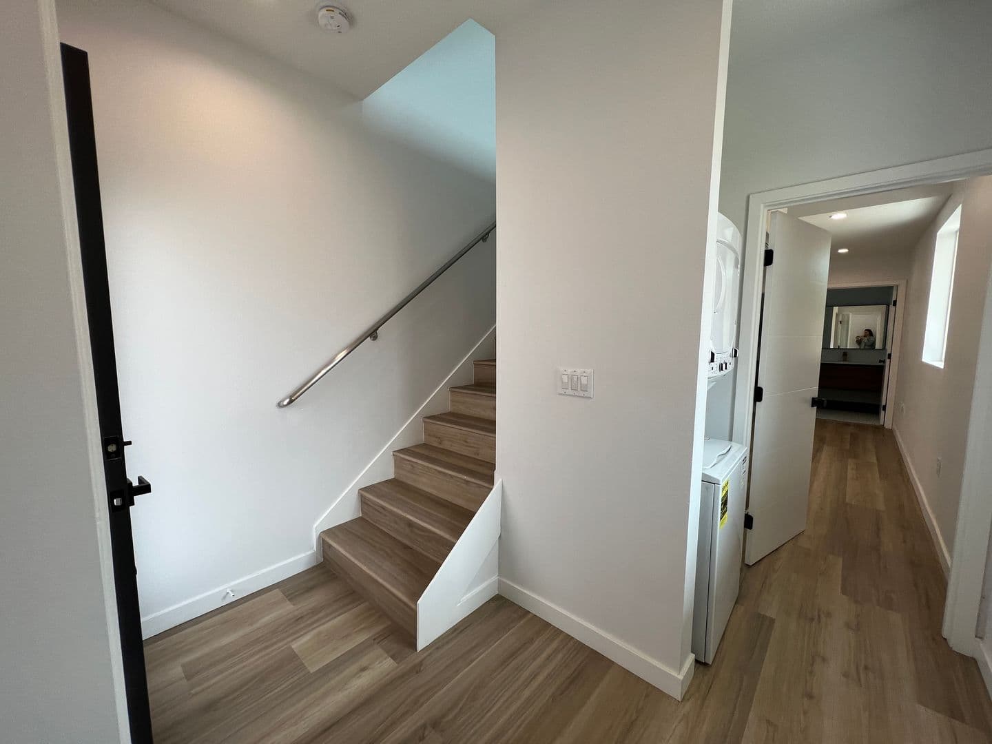 Los Angeles Apartment: 5526 Blackwelder St