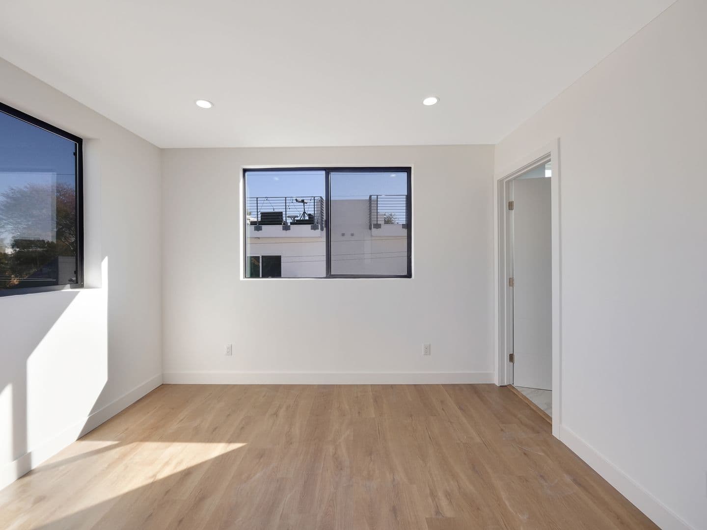 Los Angeles Apartment: 1856 S. Redondo Blvd