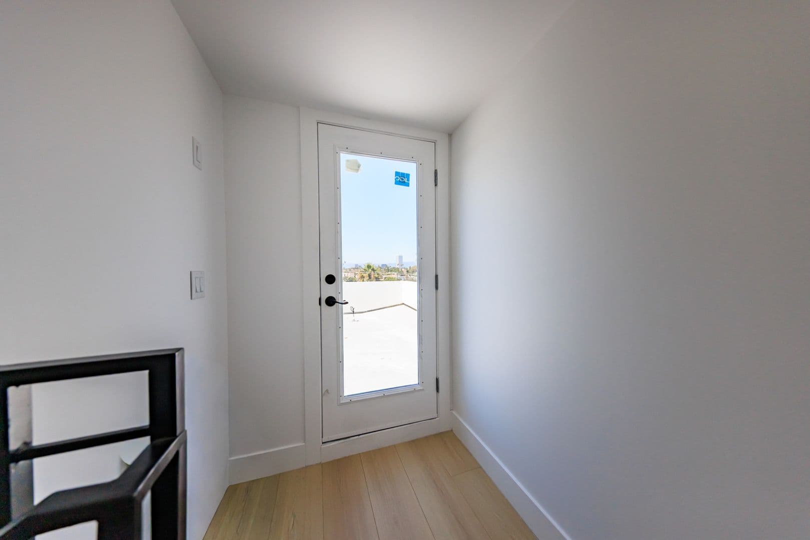 Los Angeles Apartment: 1259 S. Longwood Ave