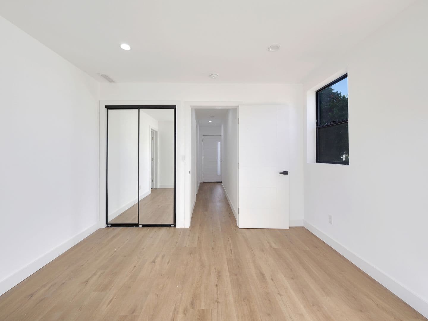 Los Angeles Apartment: 1856 S. Redondo Blvd
