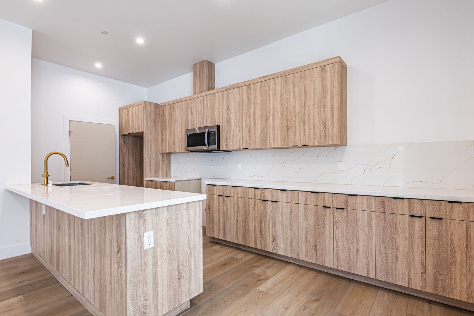 Los Angeles Apartment: 240 N Dillon St