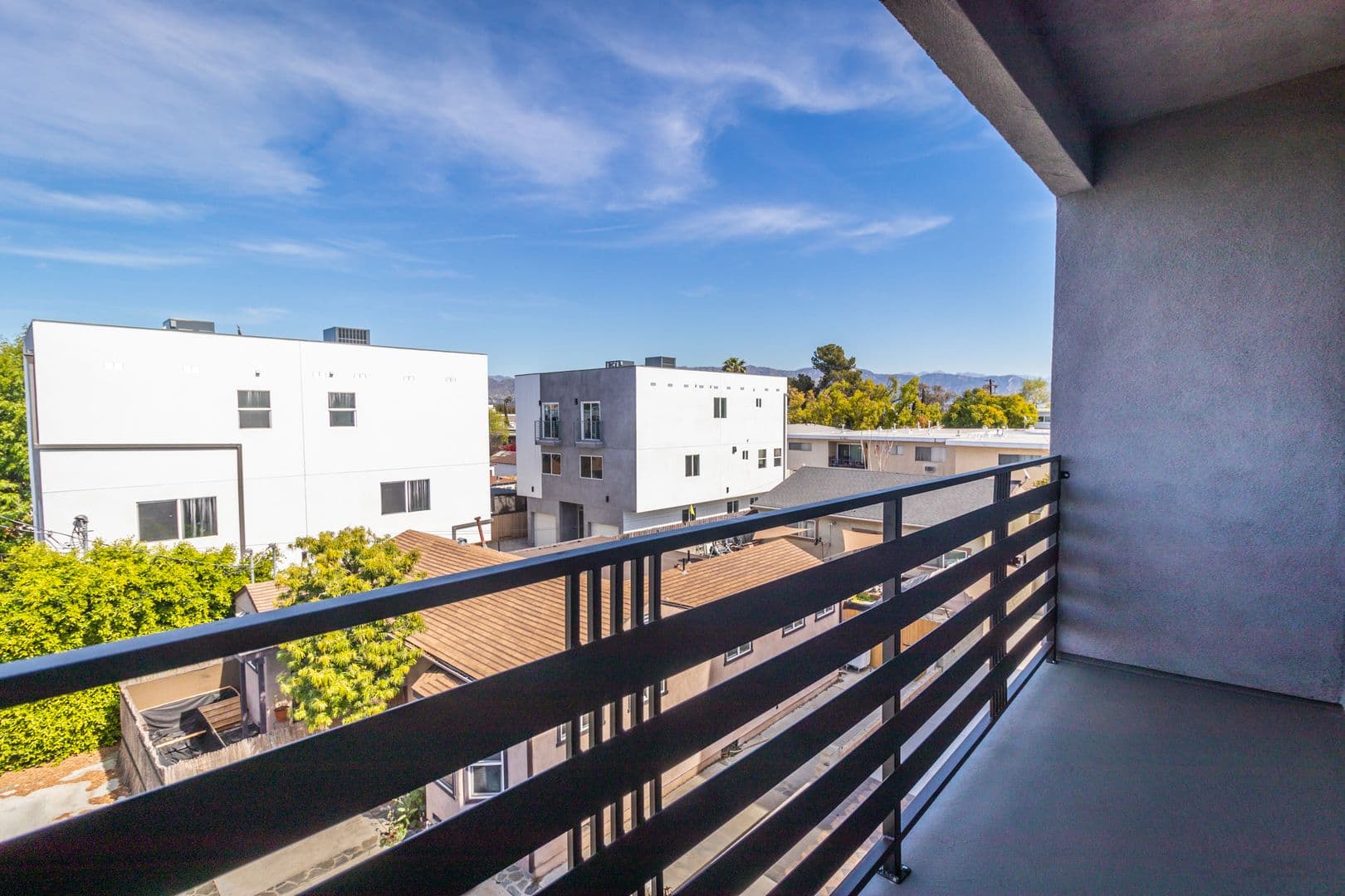 North Hollywood Townhome: 5132 Riverton Ave