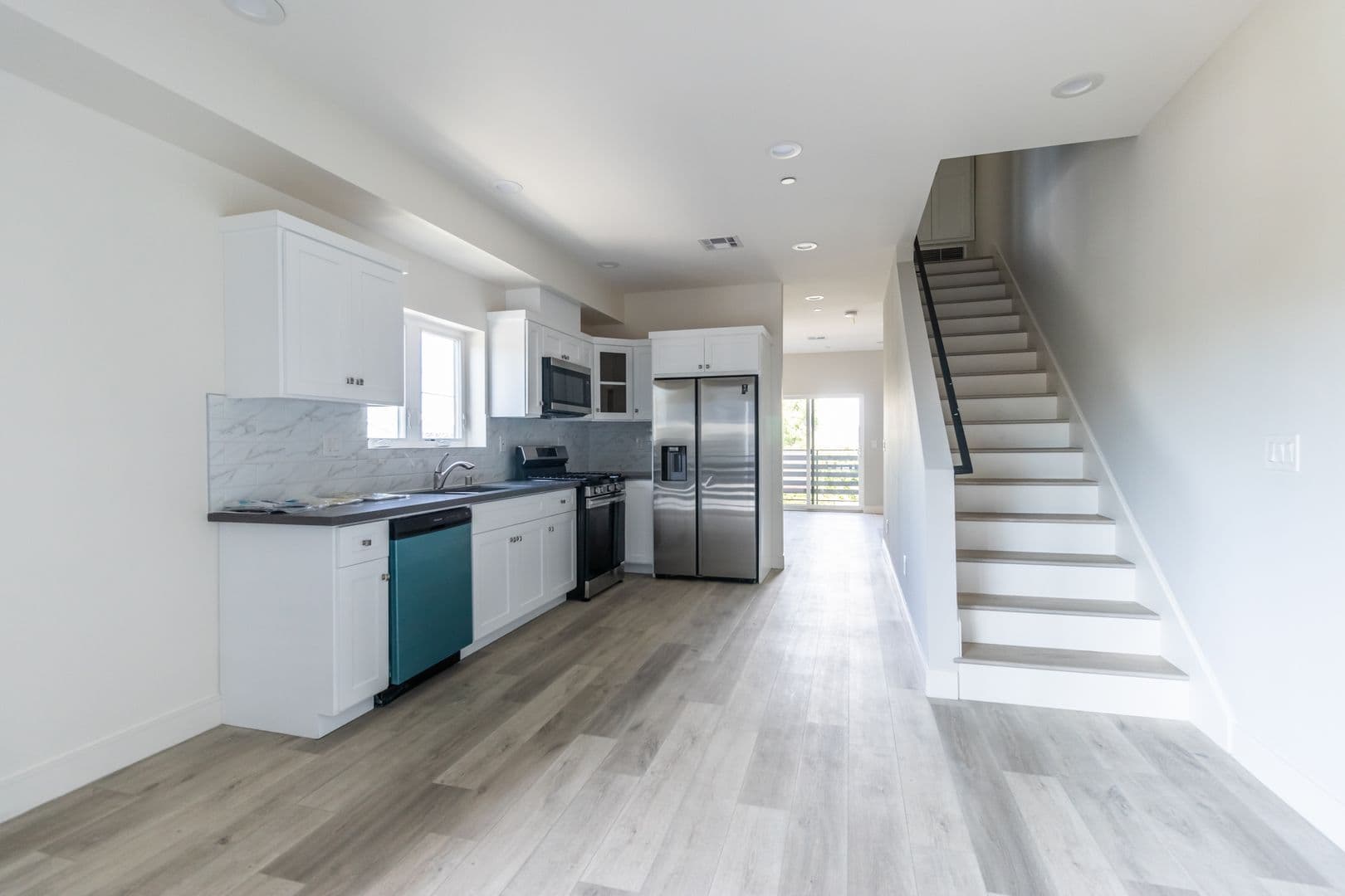 North Hollywood Townhome: 5132 Riverton Ave
