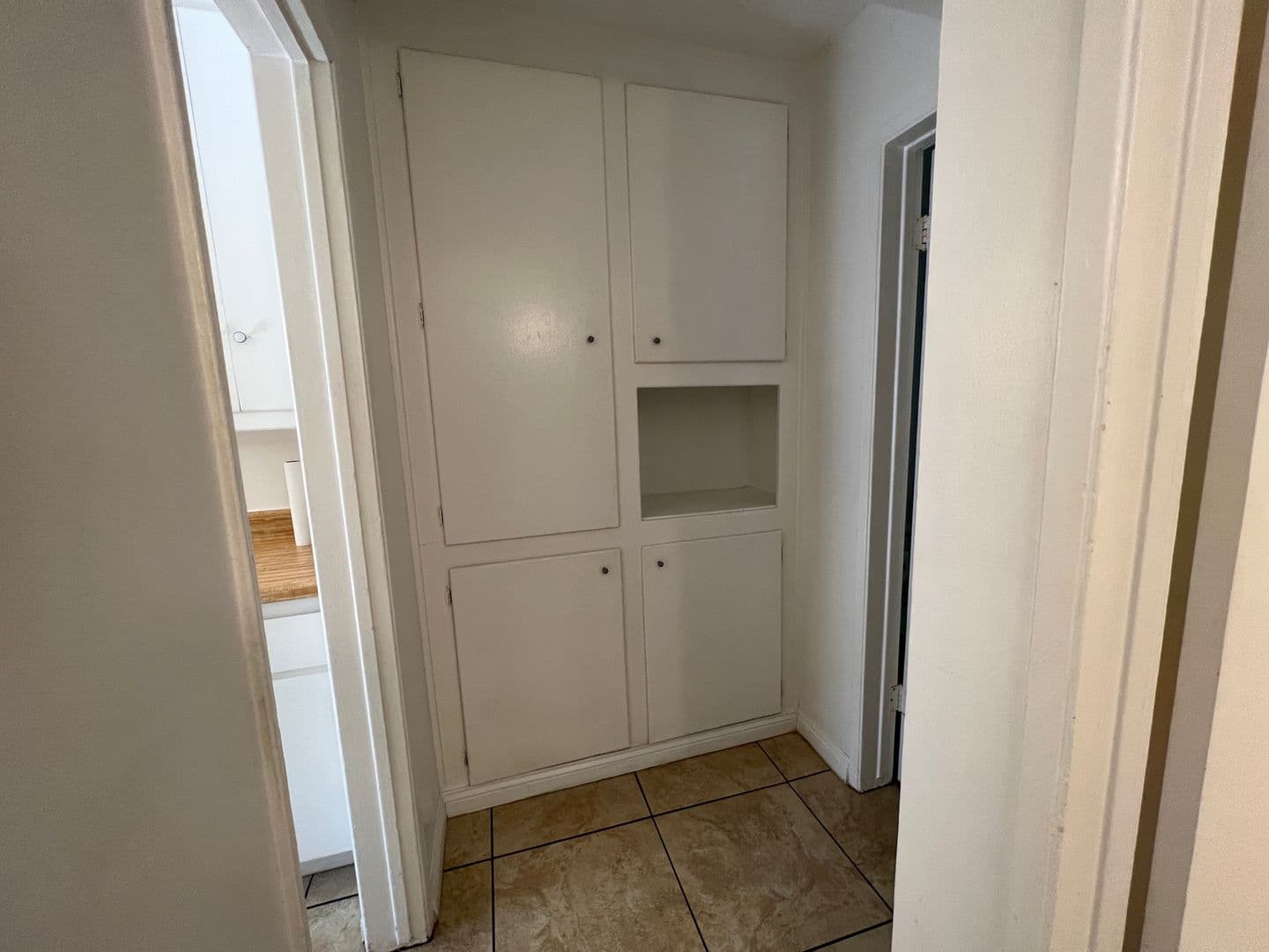 Culver City Apartment: 11515 Bradson Pl