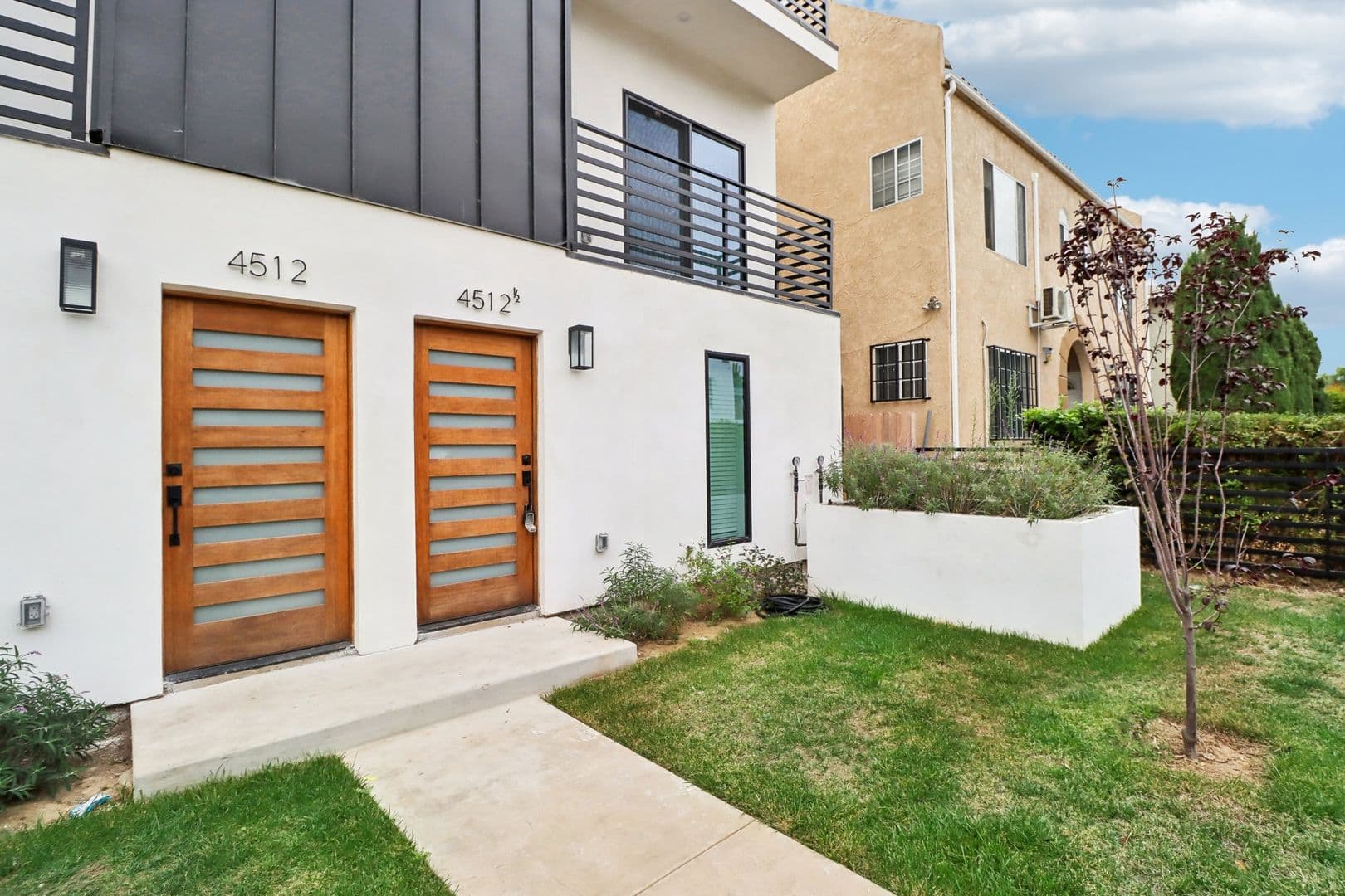 Los Angeles Apartment: 4512 St. Elmo Dr