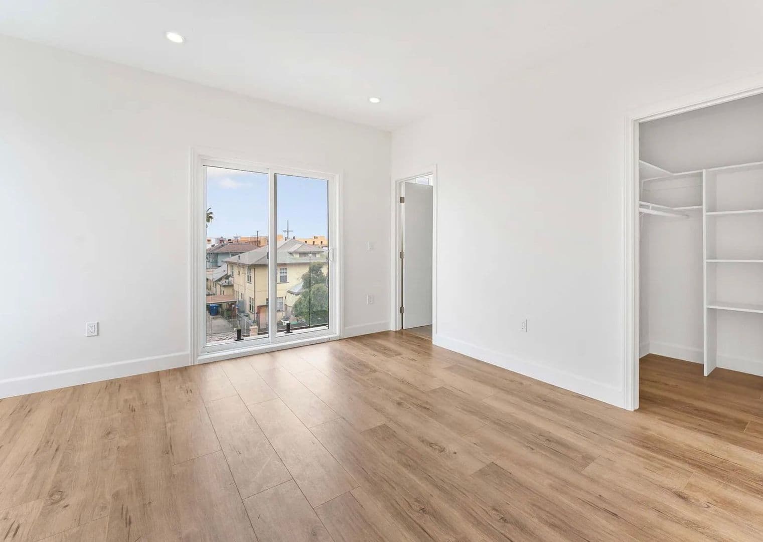 Los Angeles Townhome: 4559 W 18th St