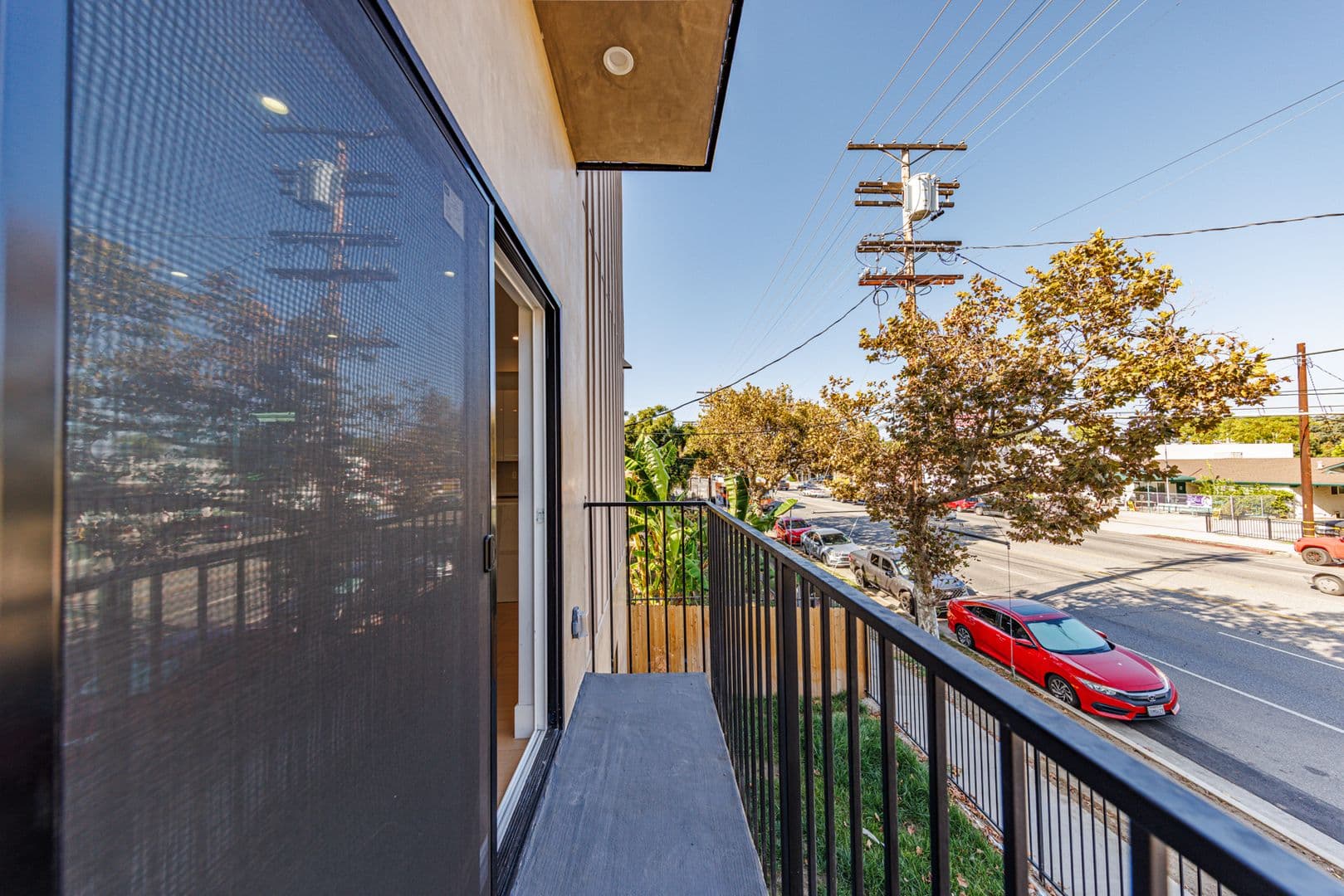 Sherman Oaks Apartment: 5931 Woodman Ave