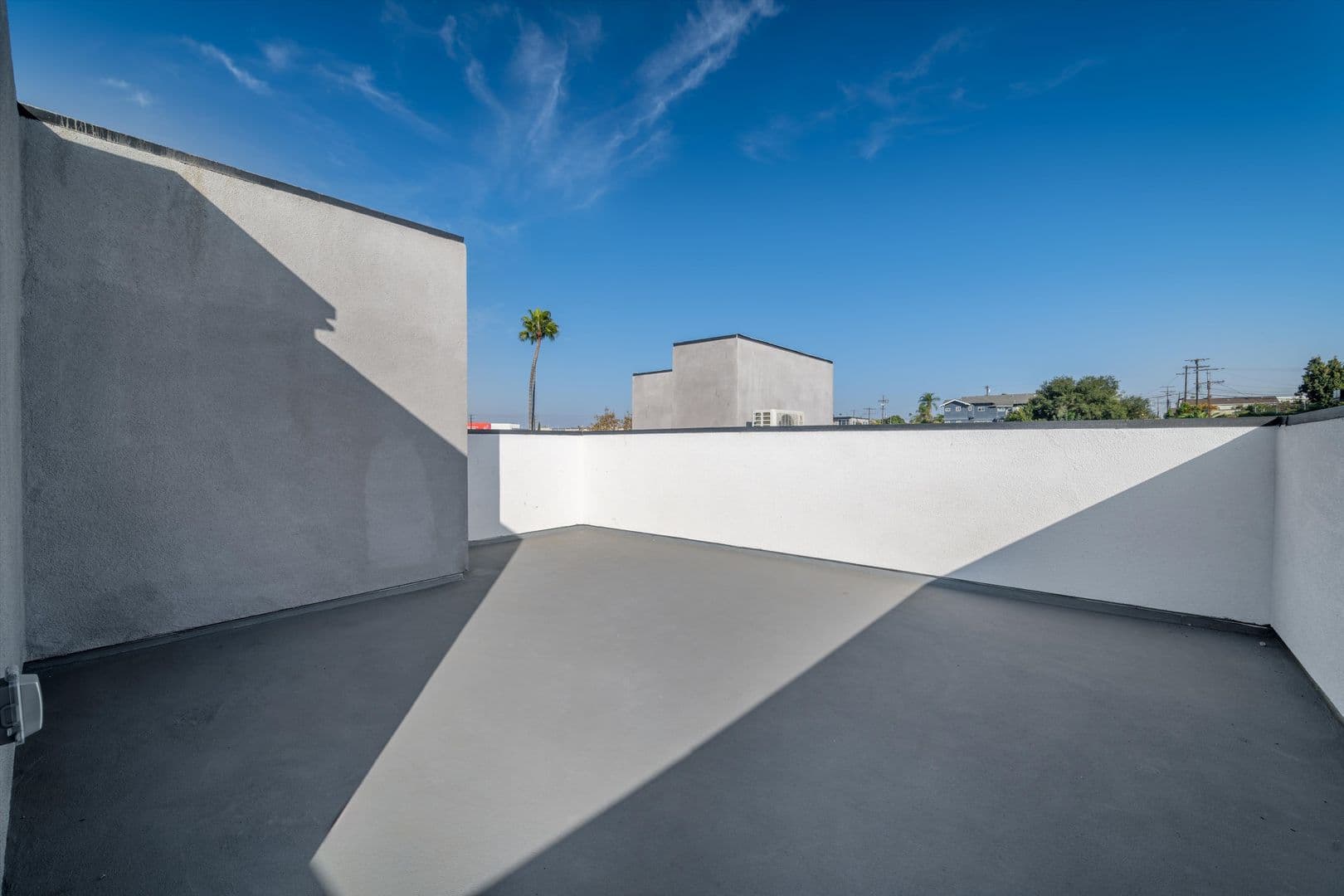 Los Angeles Apartment: 4654 Lomita St