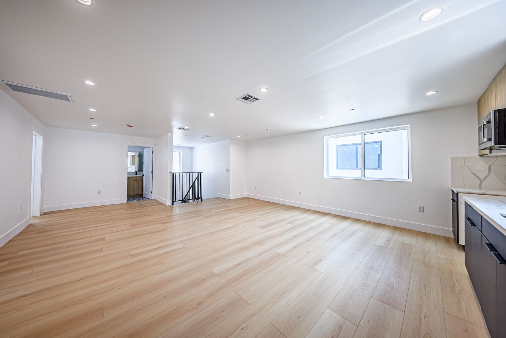 Los Angeles Apartment: 1015 S. Citrus Ave