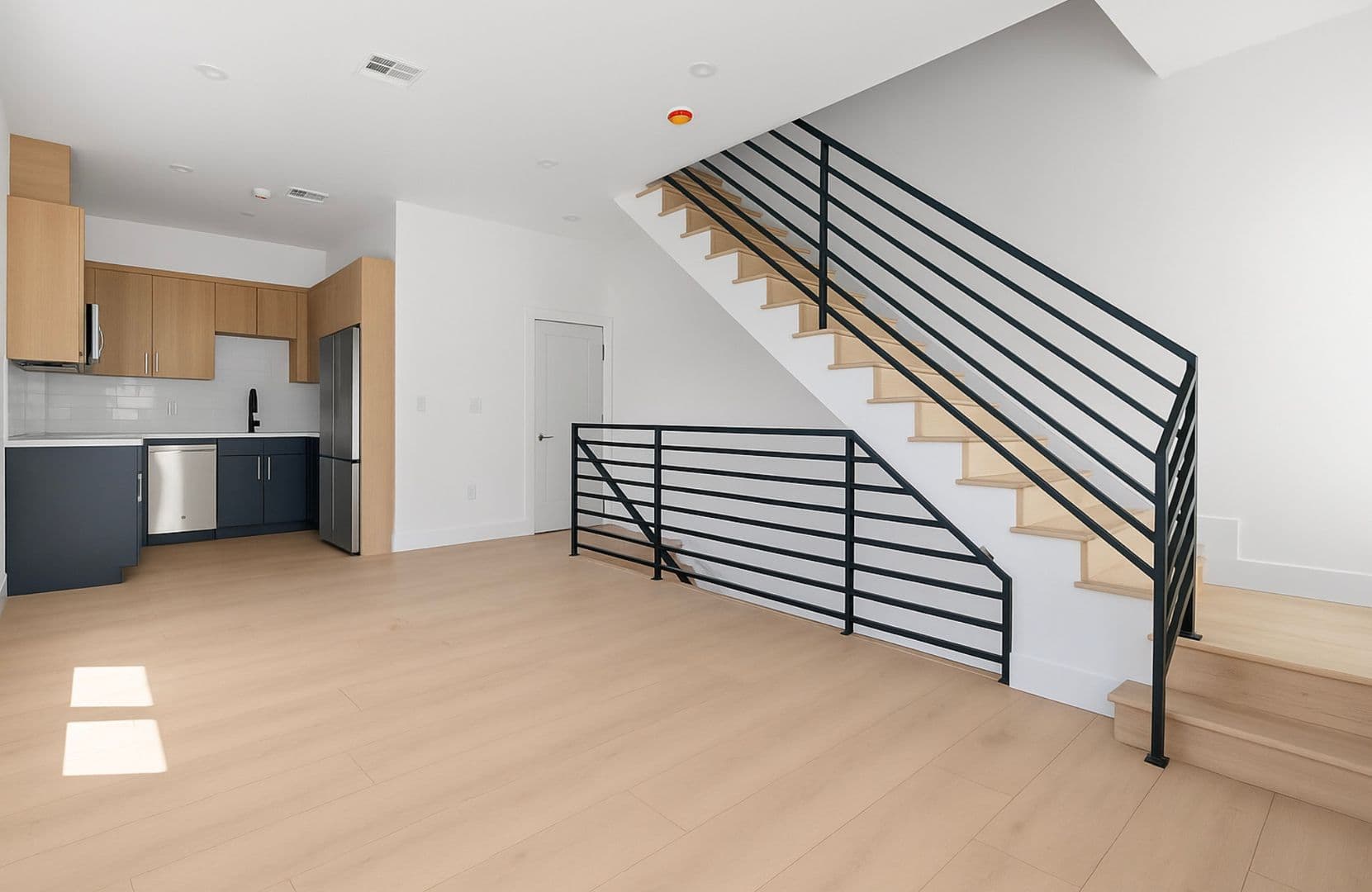 Los Angeles Townhome: 2637 S Garth Ave