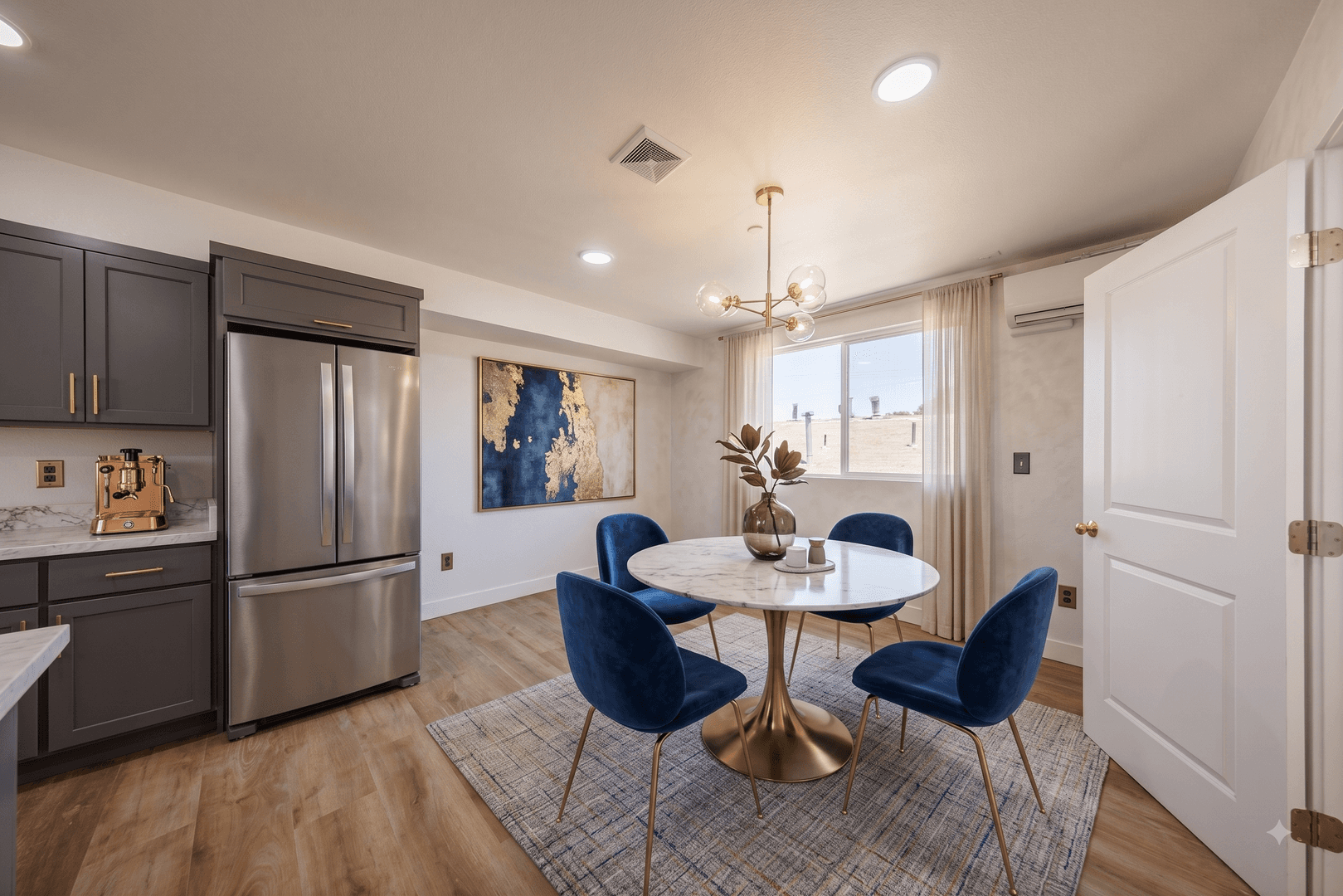 Los Angeles Townhome: 5327 Geer St