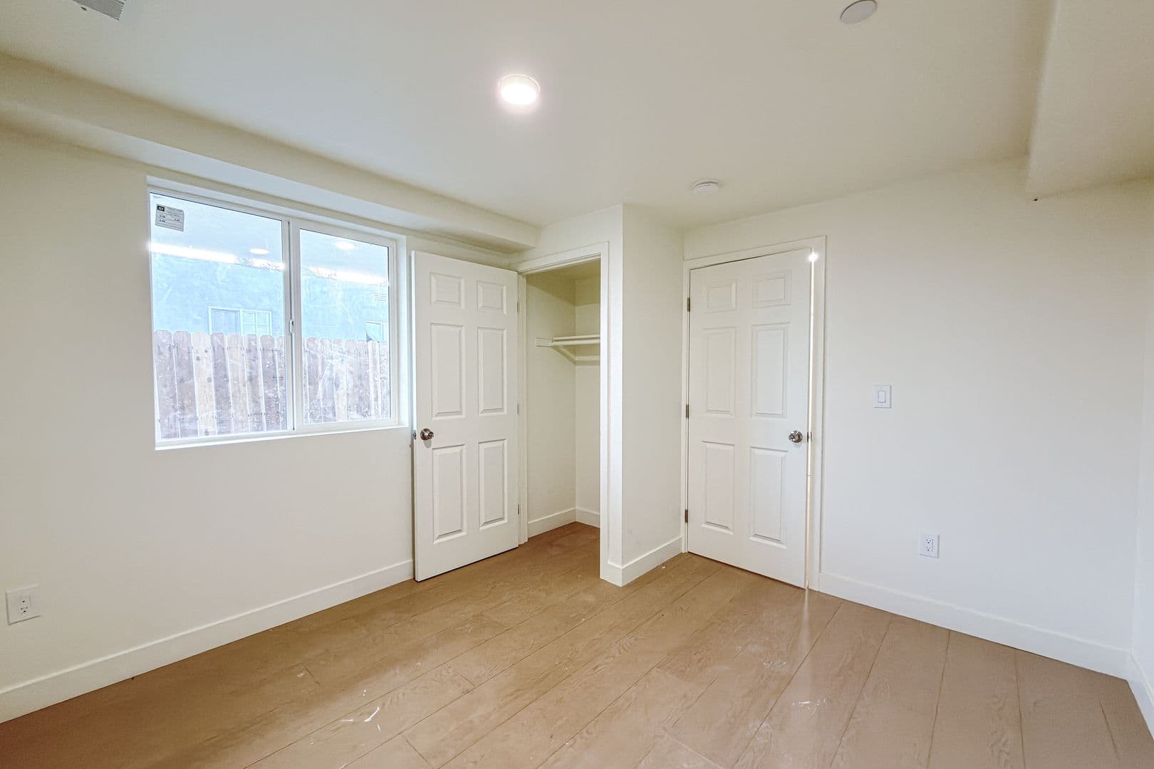 Los Angeles Apartment: 2118 E 92nd St
