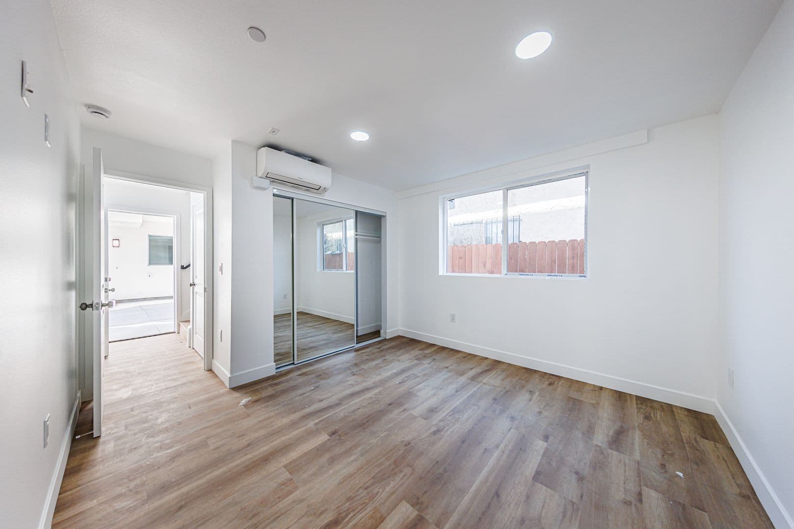 Los Angeles Townhome: 5327 Geer St