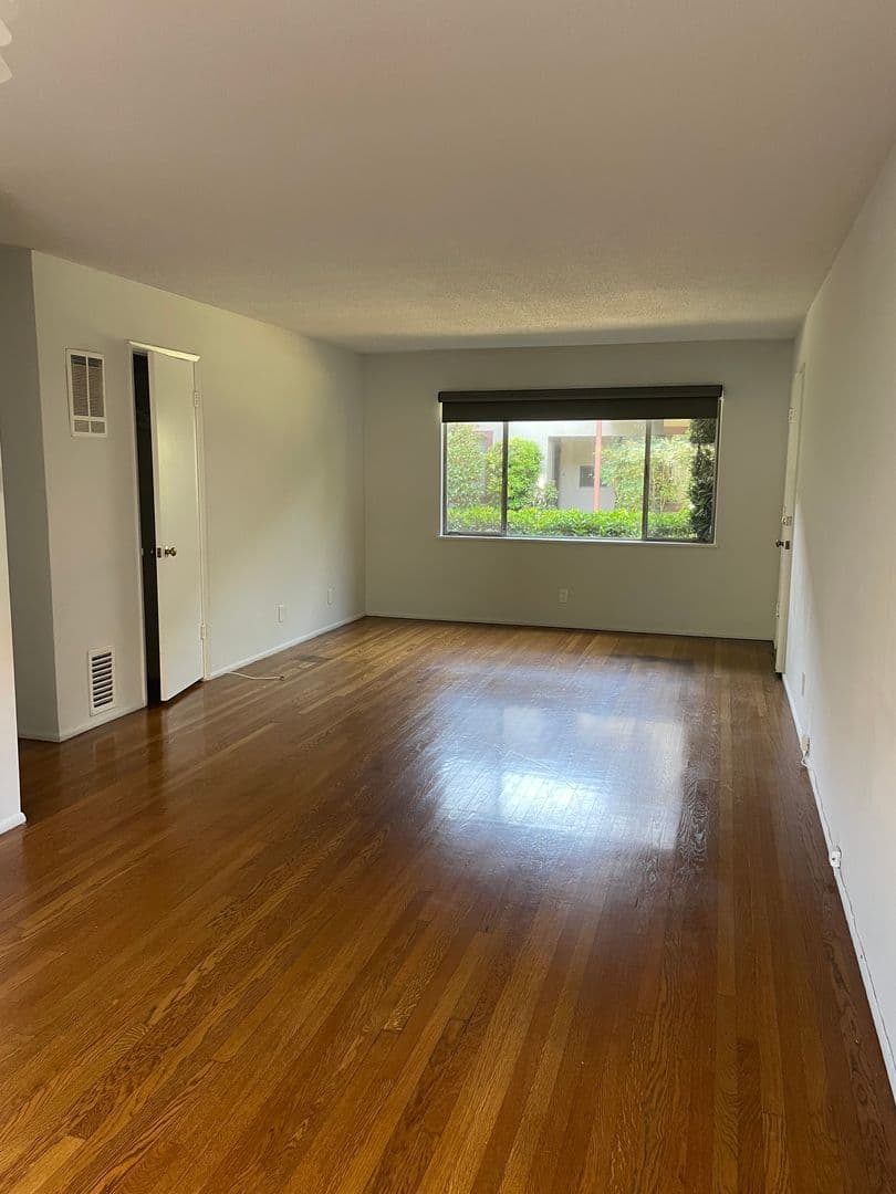 Pasadena Apartment: 295 W California Blvd