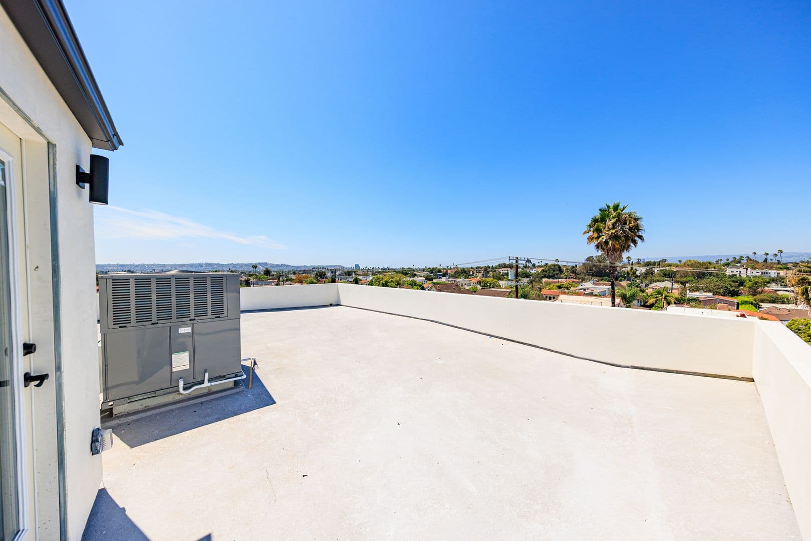 Los Angeles Apartment: 1259 S. Longwood Ave