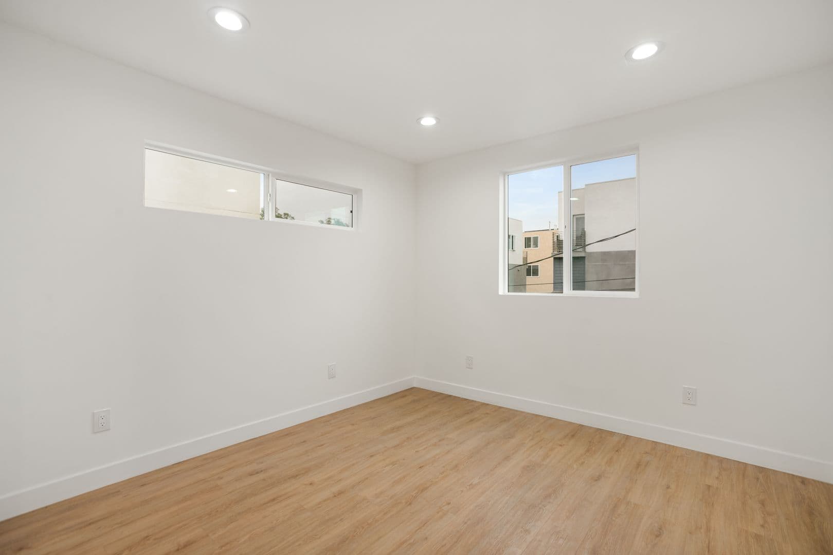 Los Angeles Apartment: 443 N Heliotrope Dr