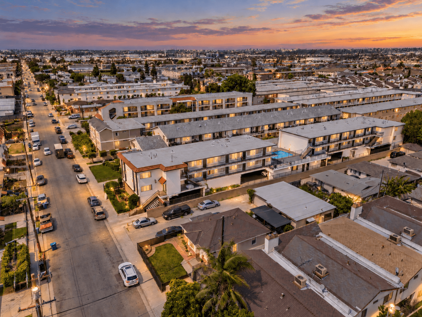 Hawthorne Apartment: 14112 Yukon Ave