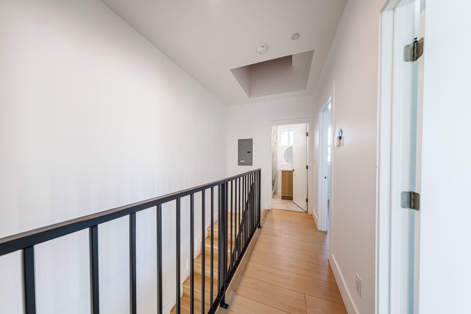 Sherman Oaks Apartment: 5931 Woodman Ave