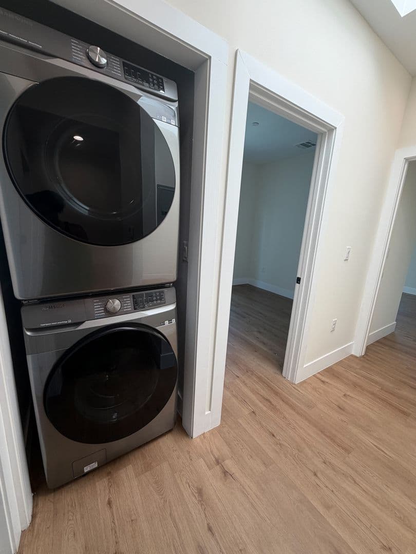 Los Angeles Apartment: 4512 St. Elmo Dr