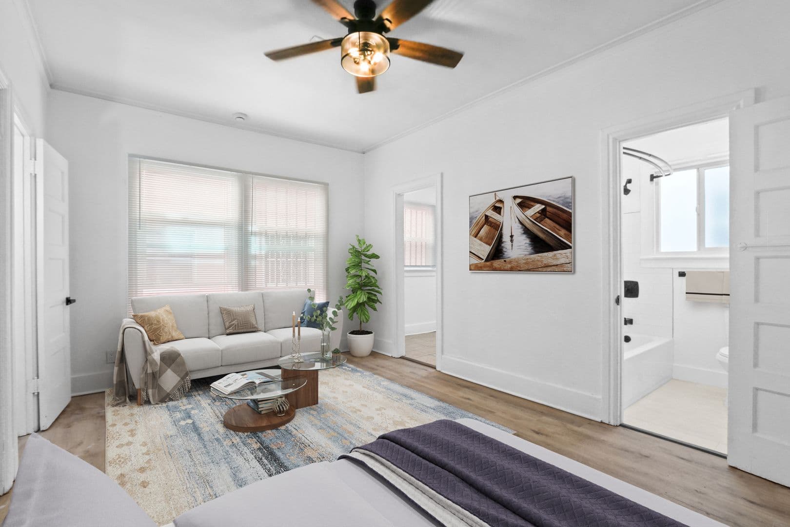 Los Angeles Apartment: 1346 4th St