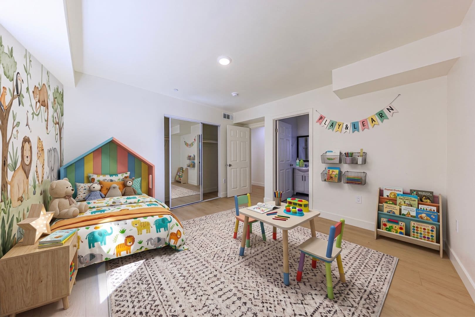 Los Angeles Townhome: 1652 Murchison St