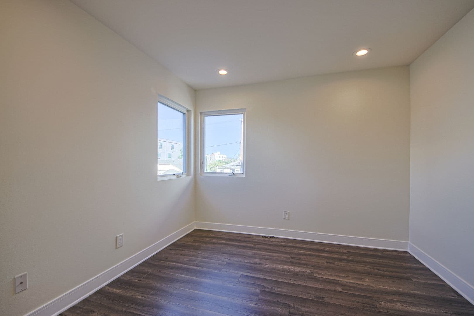 Los Angeles Apartment: 620 N Serrano Ave