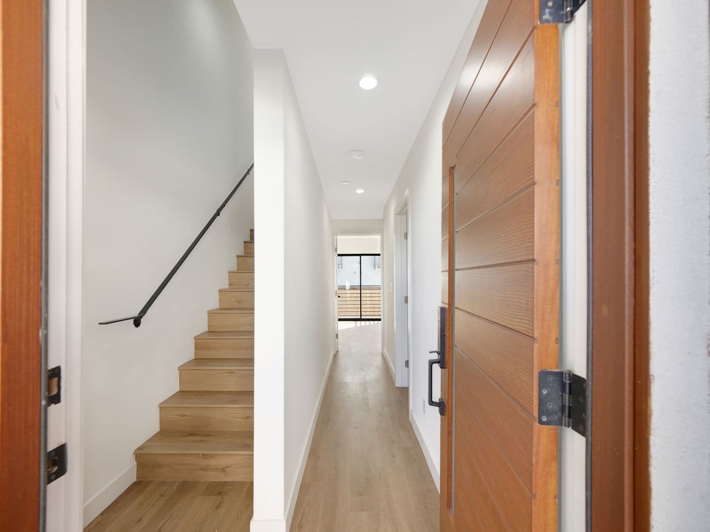 Los Angeles Apartment: 1856 S. Redondo Blvd