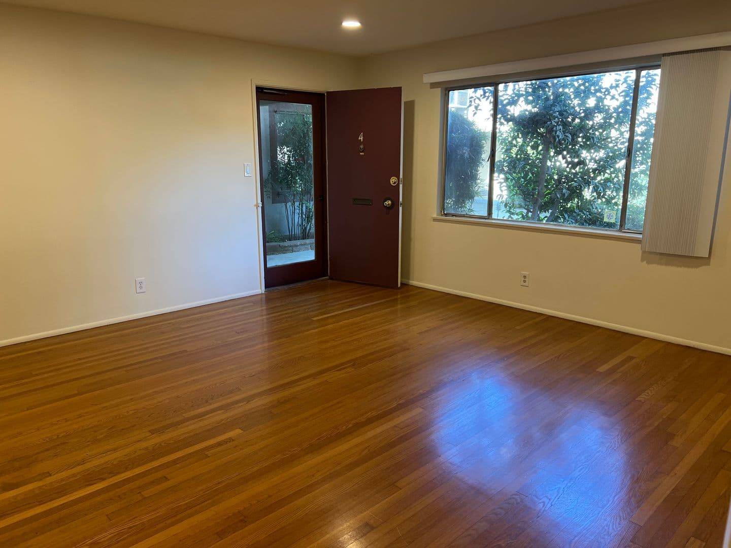 Pasadena Apartment: 295 W California Blvd