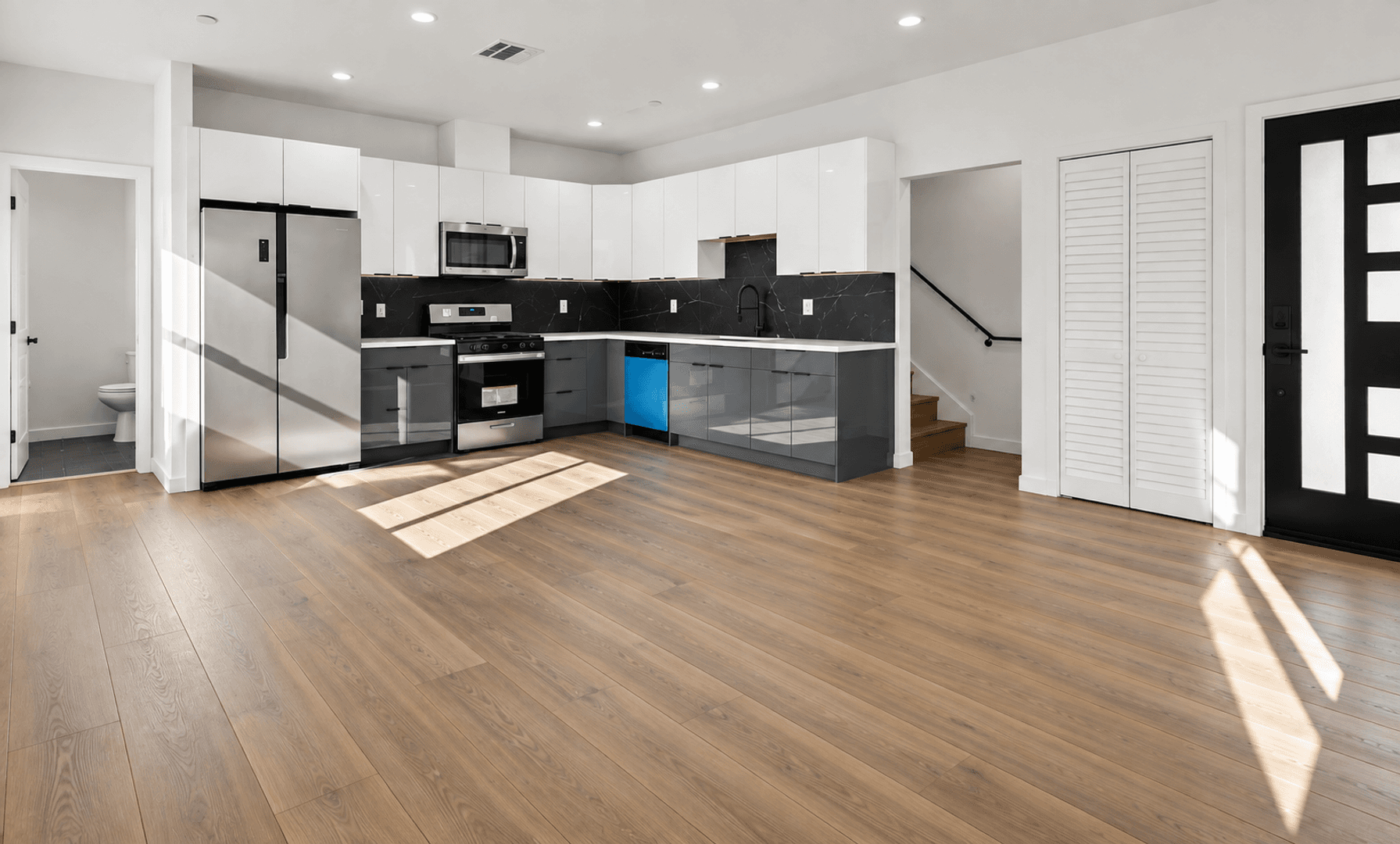 Los Angeles Apartment: 1731 S New Hampshire Ave
