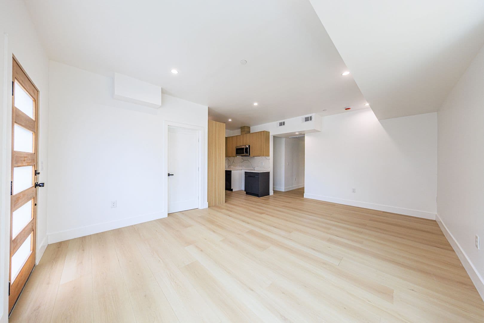Los Angeles Apartment: 1015 S. Citrus Ave