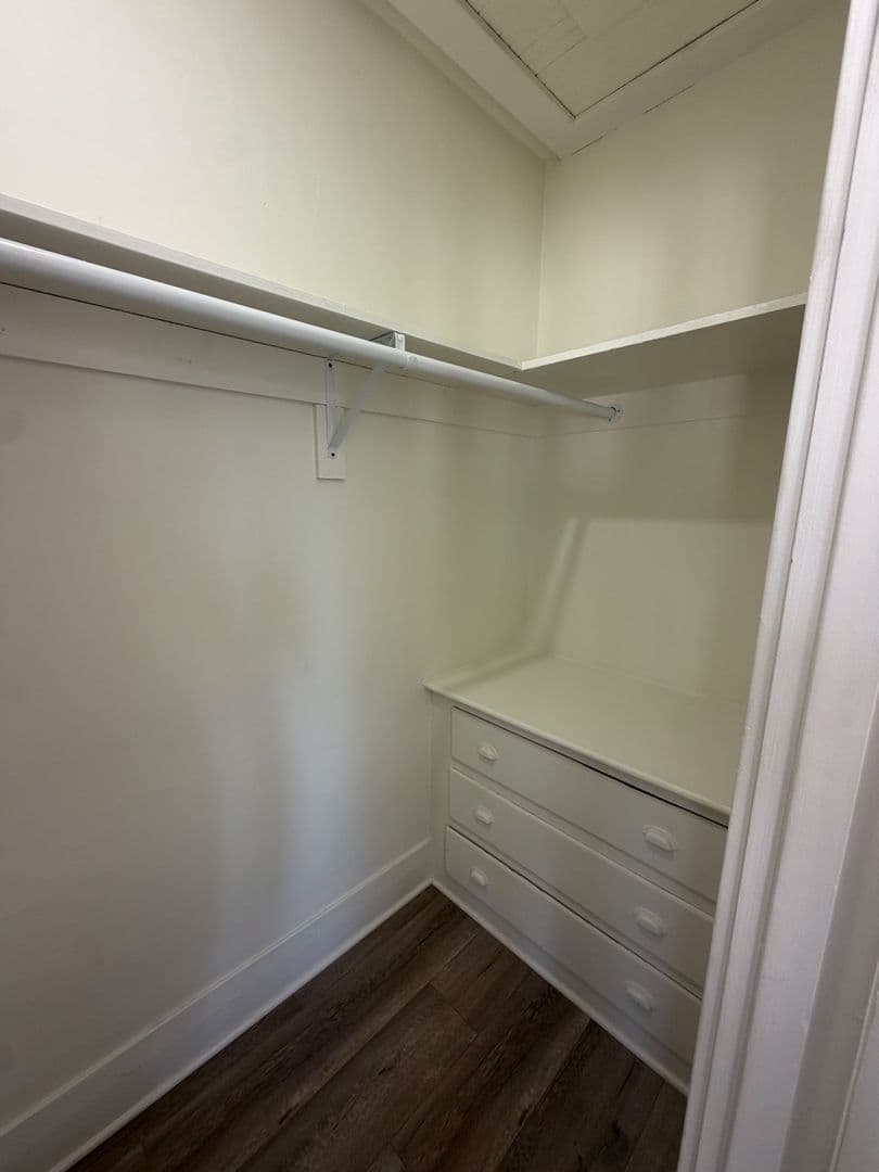 Los Angeles Apartment: 1112 Browning Blvd