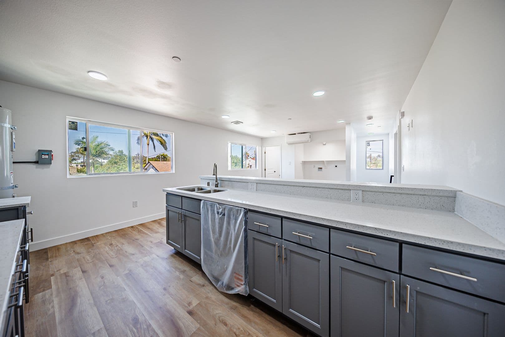 Los Angeles Townhome: 5327 Geer St