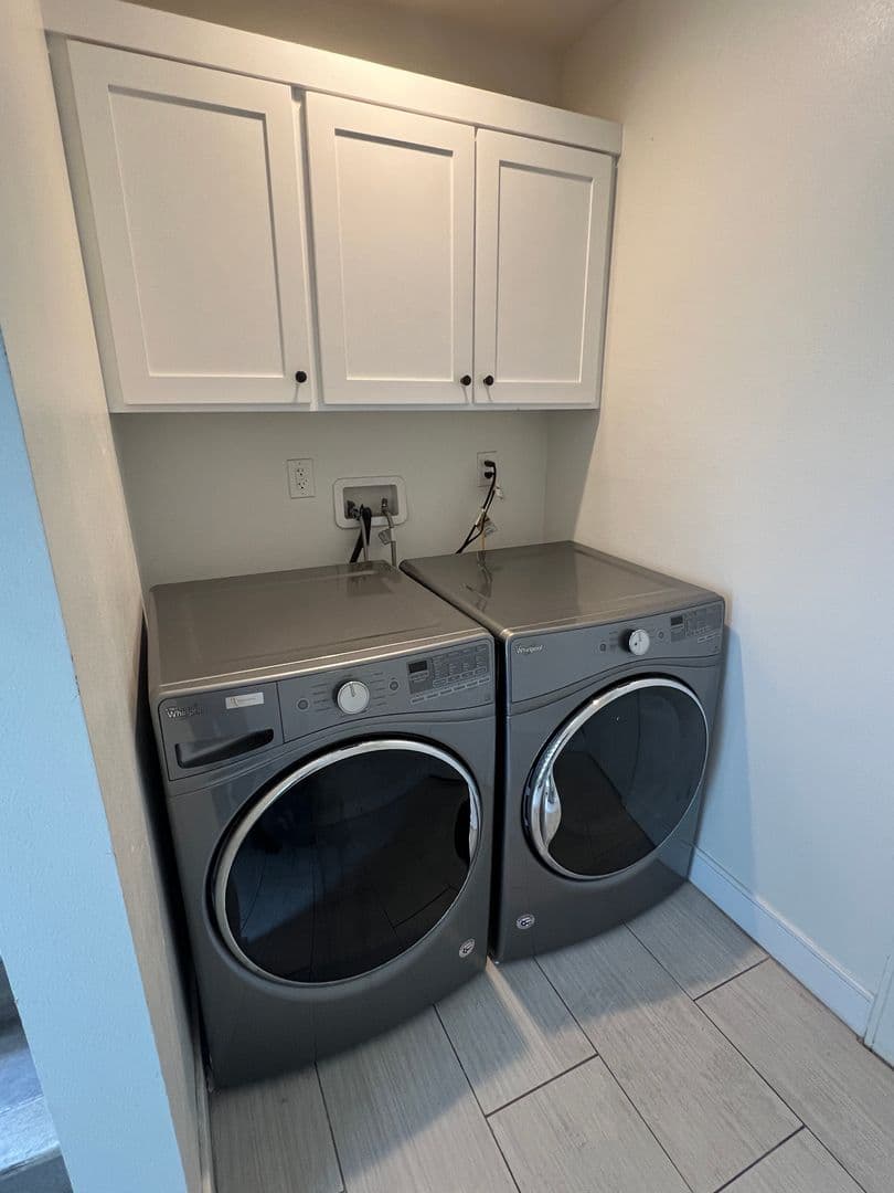 Los Angeles Apartment: 620 N Serrano Ave